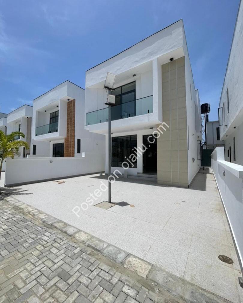 Modern Elegance: 4-Bed Duplex in Orchid Lekki