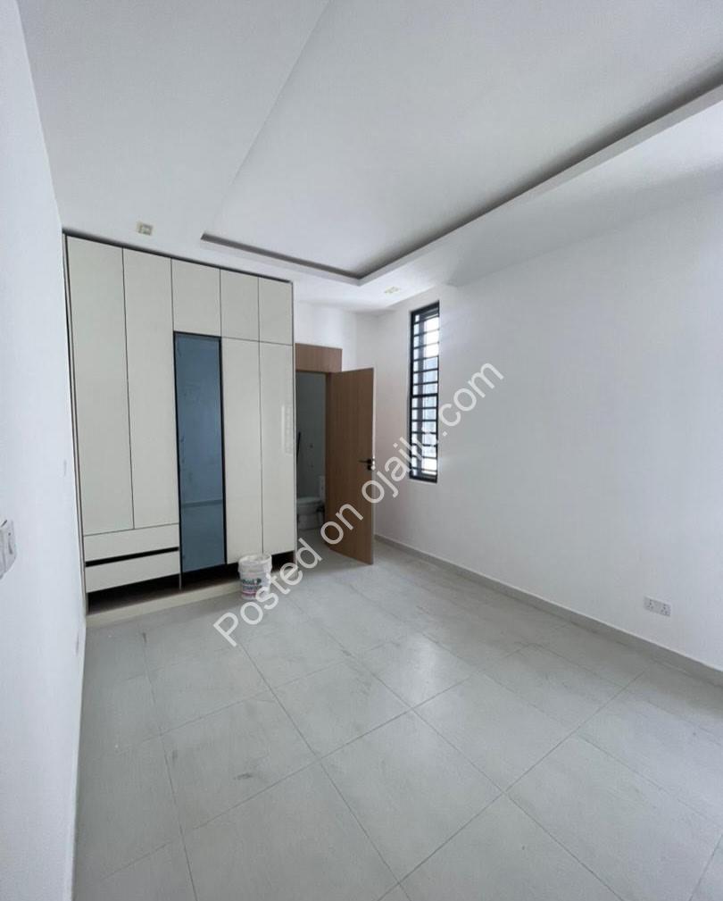 Modern Elegance: 4-Bed Duplex in Orchid Lekki