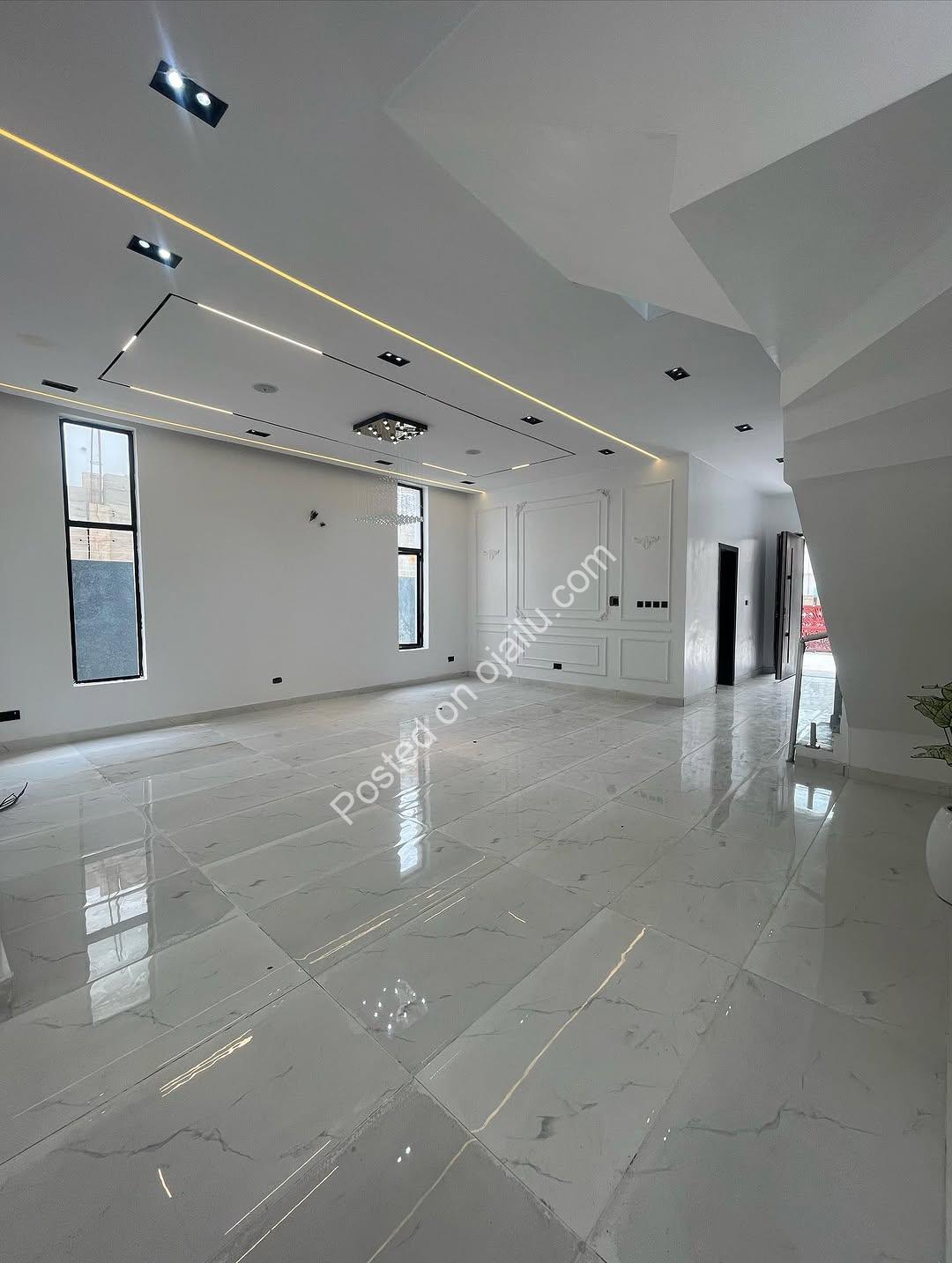 Modern 5-Bed Sanctuary w/ Pool & Bluetooth Sound