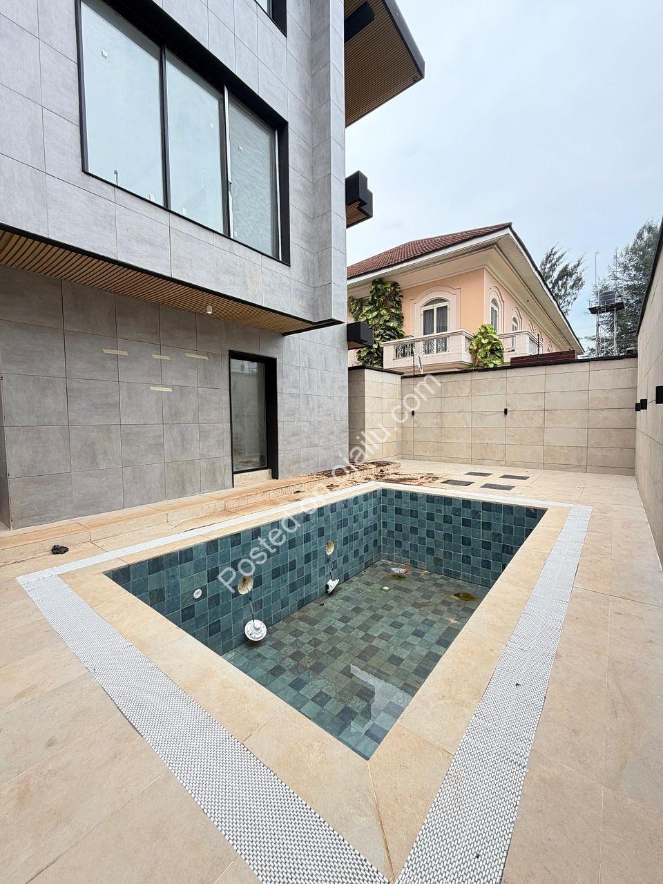Ikoyi’s Ultimate Entertainer: 6-Bedroom Duplex with Cinema & Rooftop