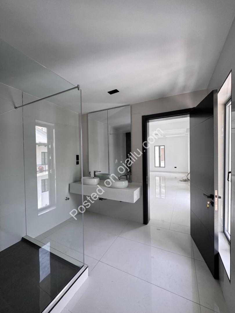 Private Elevator & Rooftop Luxury Await in Banana Island