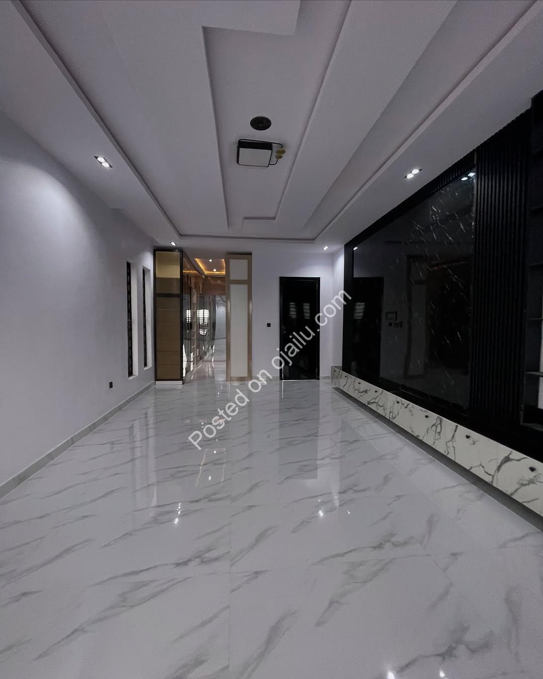 **Jacuzzi & Pool Oasis: 5BR Ikota Duplex – 400M**
