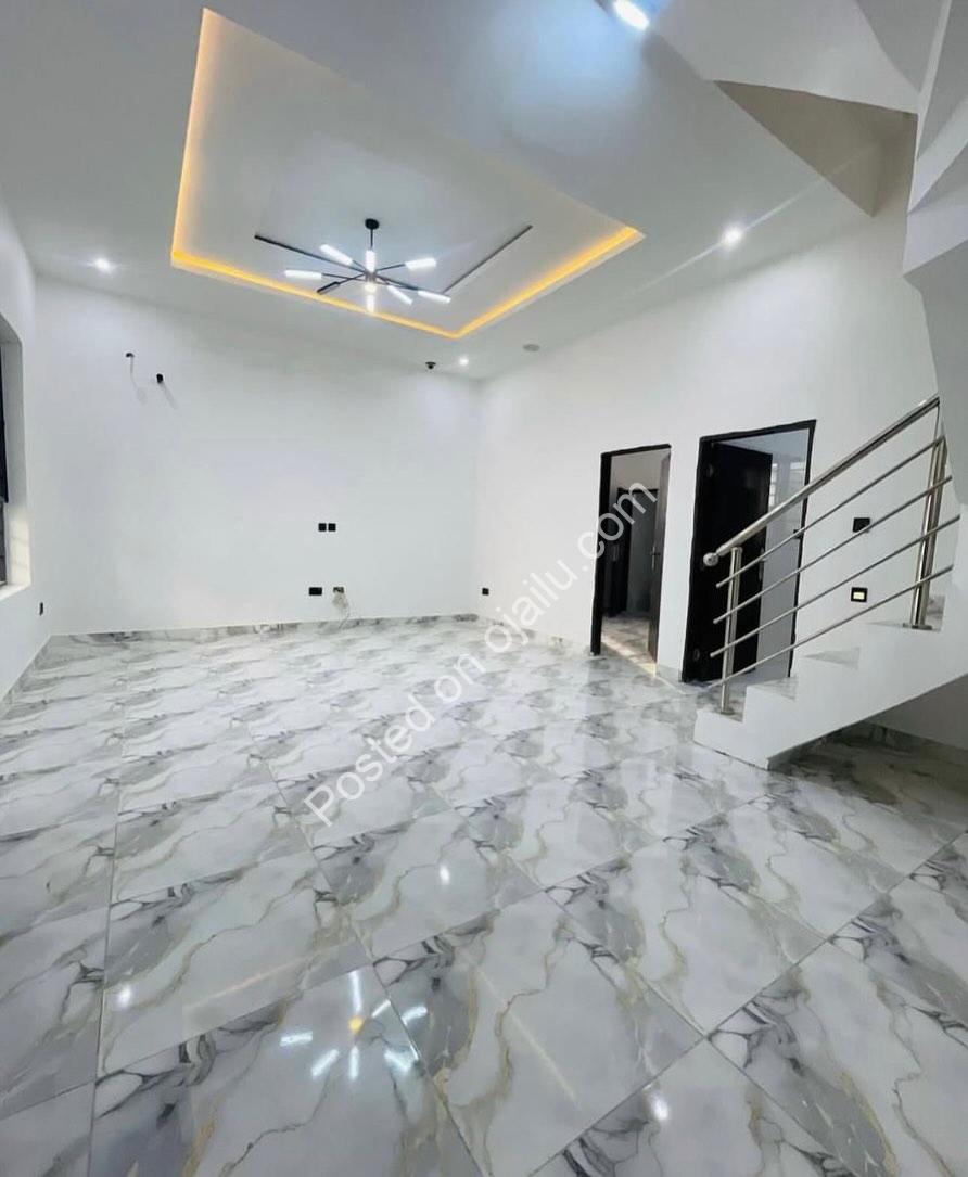 Contemporary 3-Bed Terrace in Prime Ajah Gated Estate