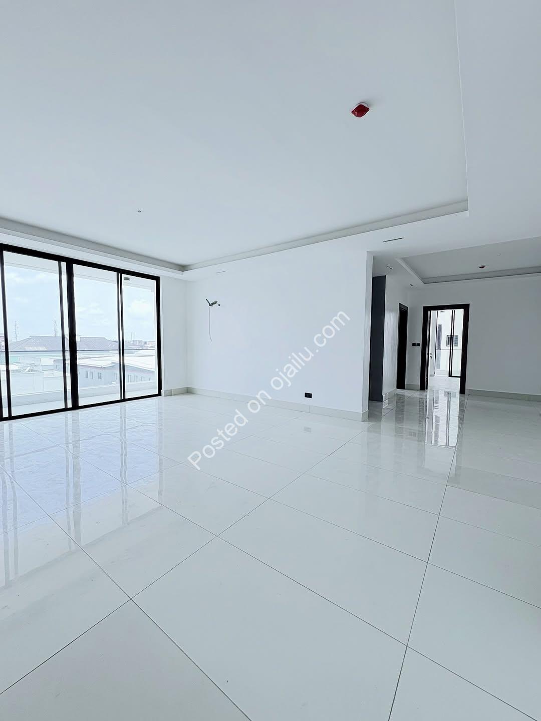 Brand New Lekki Phase 1 Apartments – All Rooms En-Suite