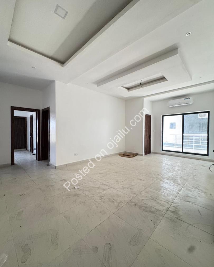 Spacious 3-Bed Lekki Home – Prime Orchid Road!