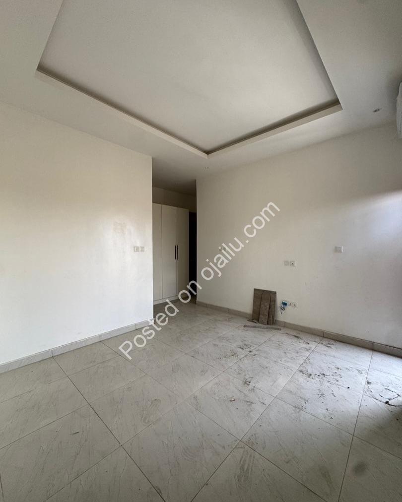 Spacious 3-Bed Lekki Home – Prime Orchid Road!