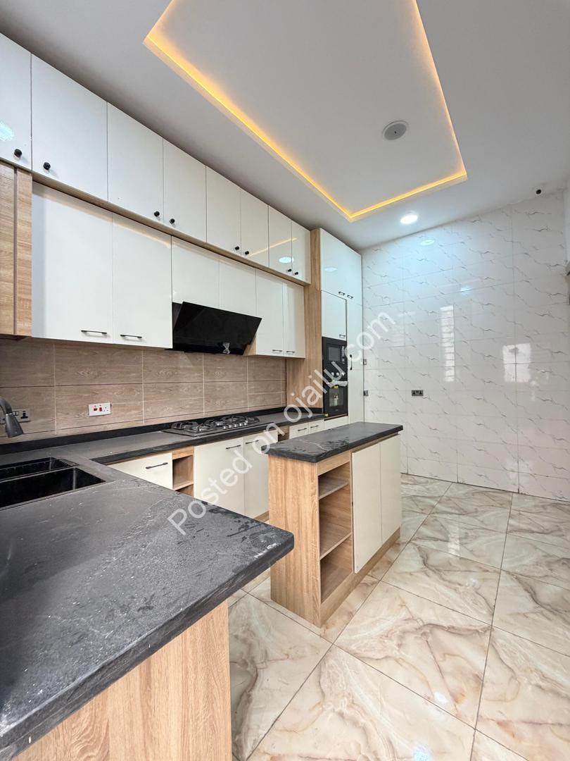 Solar-Powered 3-Bed Duplex in Abraham Adesanya