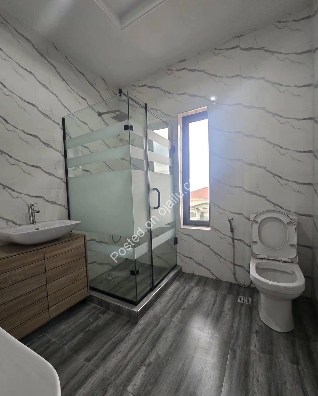 Your Private Compound: 4 Ensuite Bedrooms in Ogudu