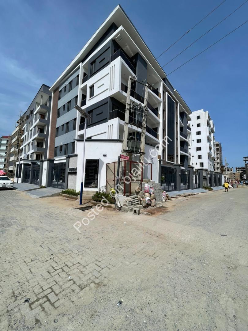 Stunning 4-Bed Lekki Home with Cinema
