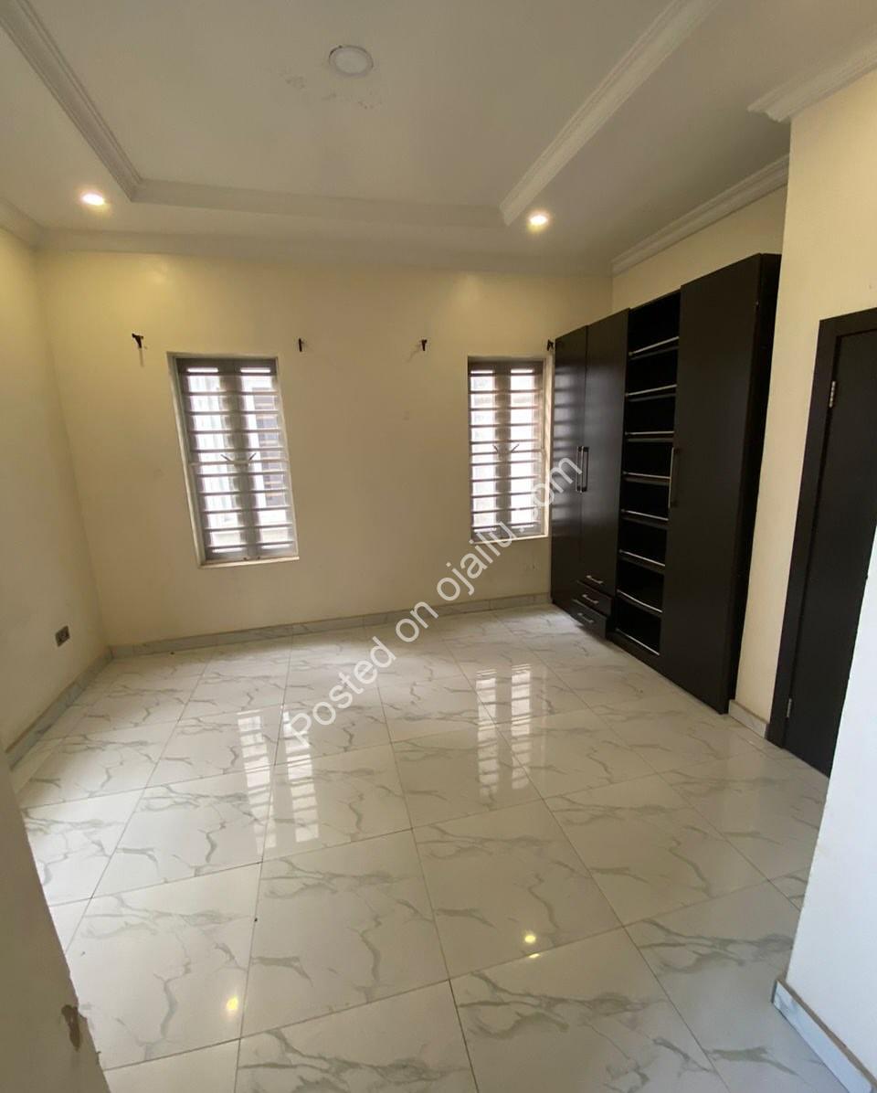 Ikota’s Finest: 5 En-Suite Bedrooms, Move-In Ready