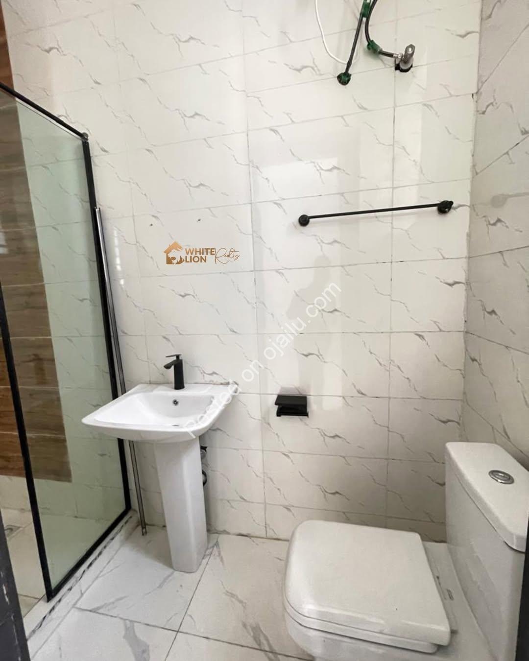 Soundproof Smart Home with Modern Finishes in Agungi