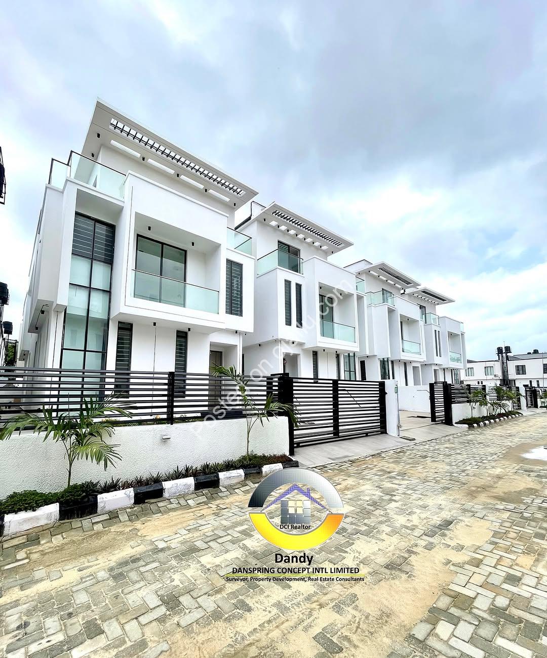 Cinema, Gym & Pool: Your Private Resort in Chevron