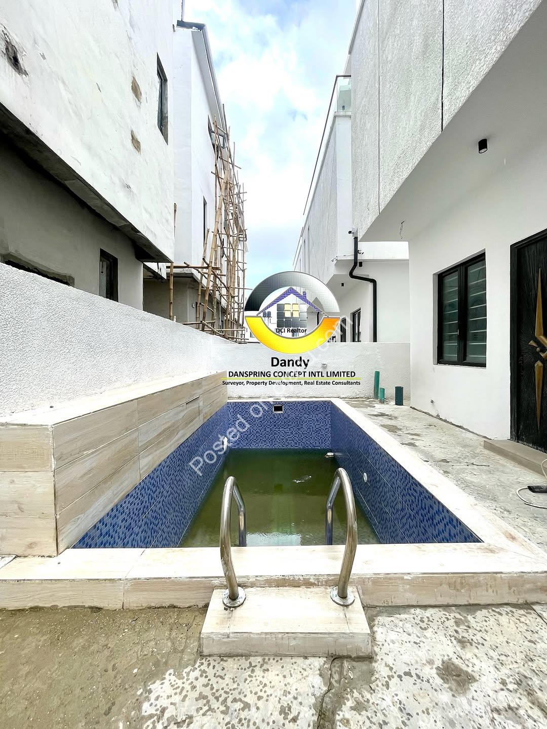 Cinema, Gym & Pool: Your Private Resort in Chevron