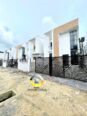 Modern 4-Bed Duplex with Pool in Chevron