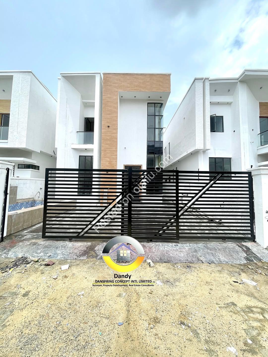 Modern 4-Bed Duplex with Pool in Chevron