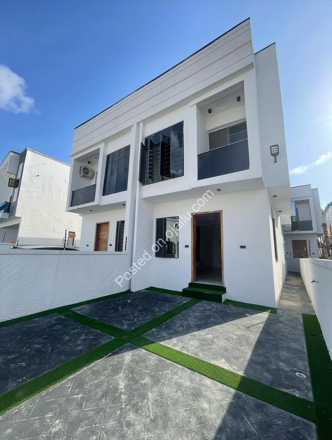 Bluetooth-Infused 3-Bed Duplex in Ikota