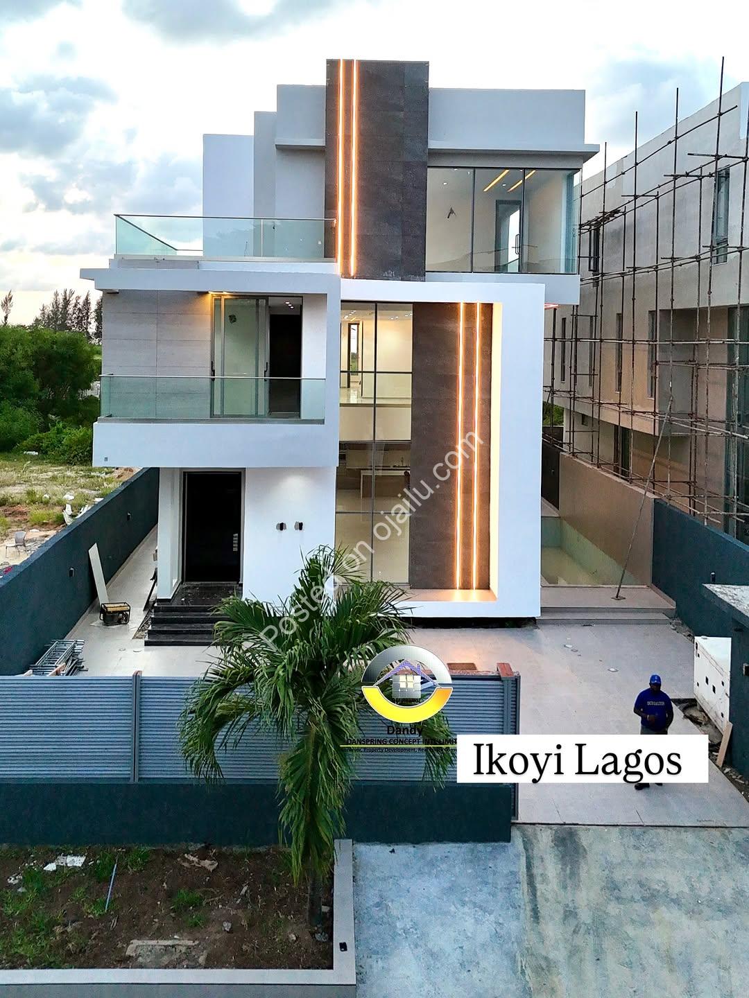 Ikoyi Smart Duplex: Pool, Cinema & Rooftop Terrace