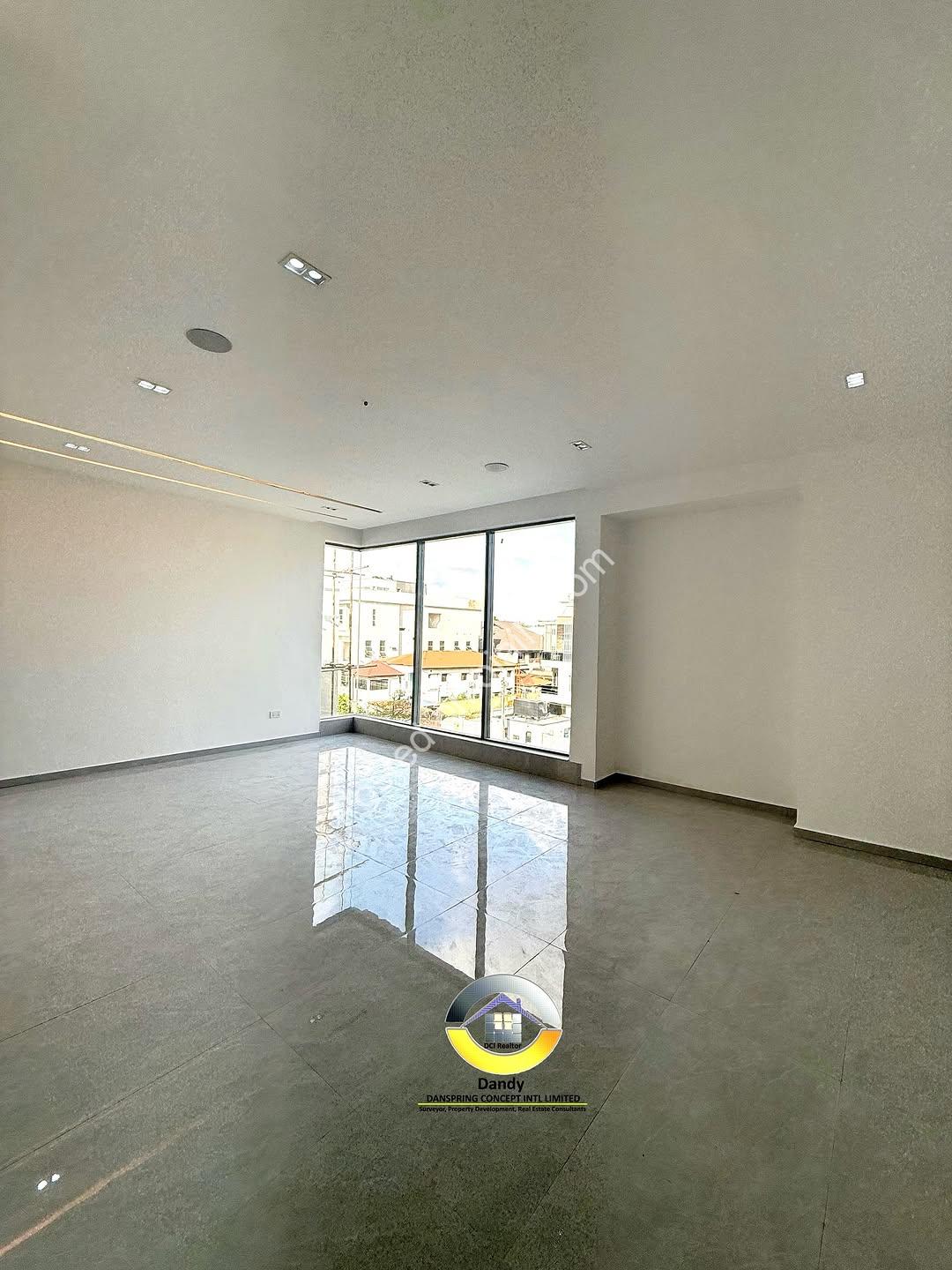 Ikoyi Smart Duplex: Pool, Cinema & Rooftop Terrace