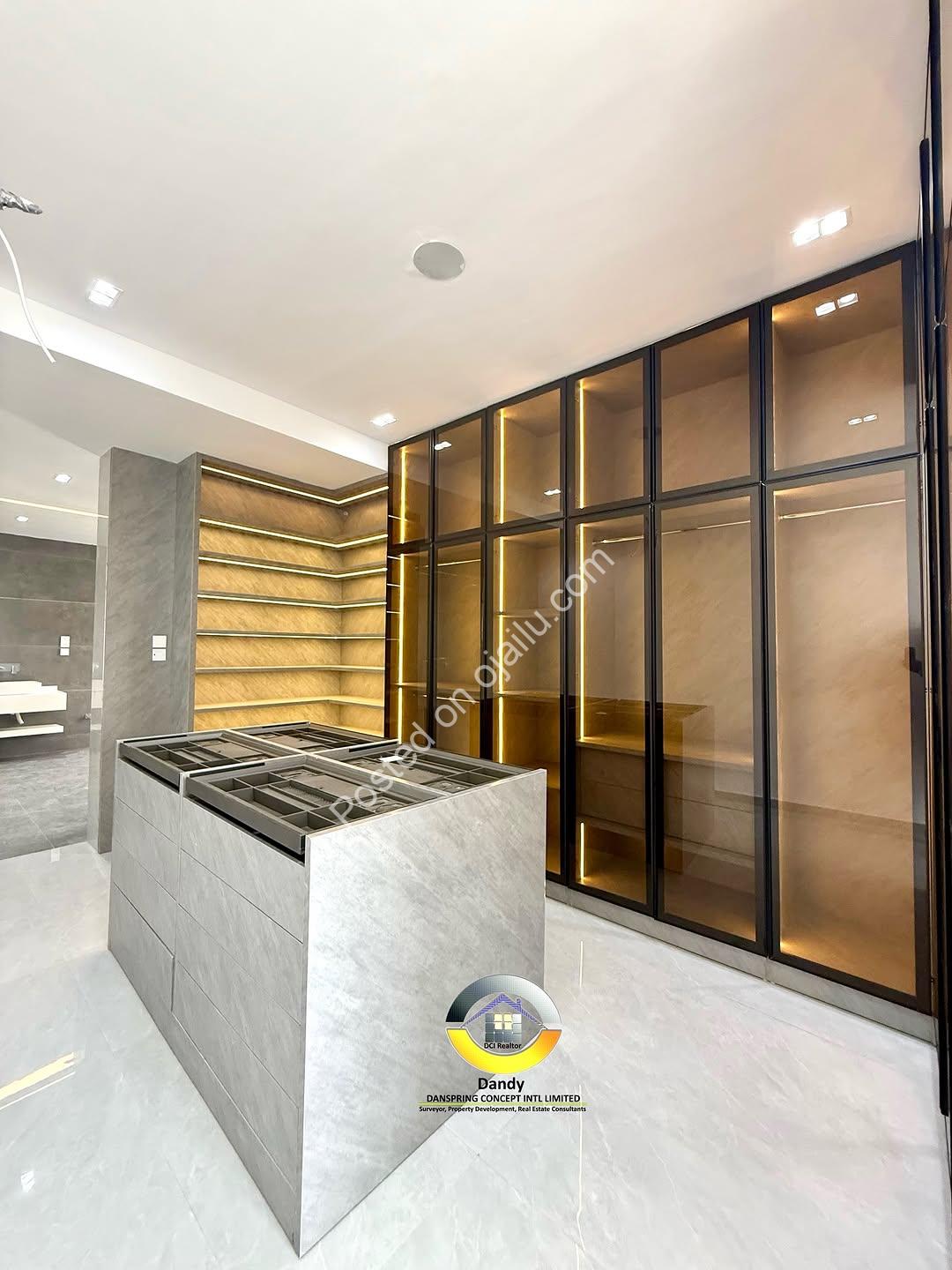 Ikoyi Smart Duplex: Pool, Cinema & Rooftop Terrace