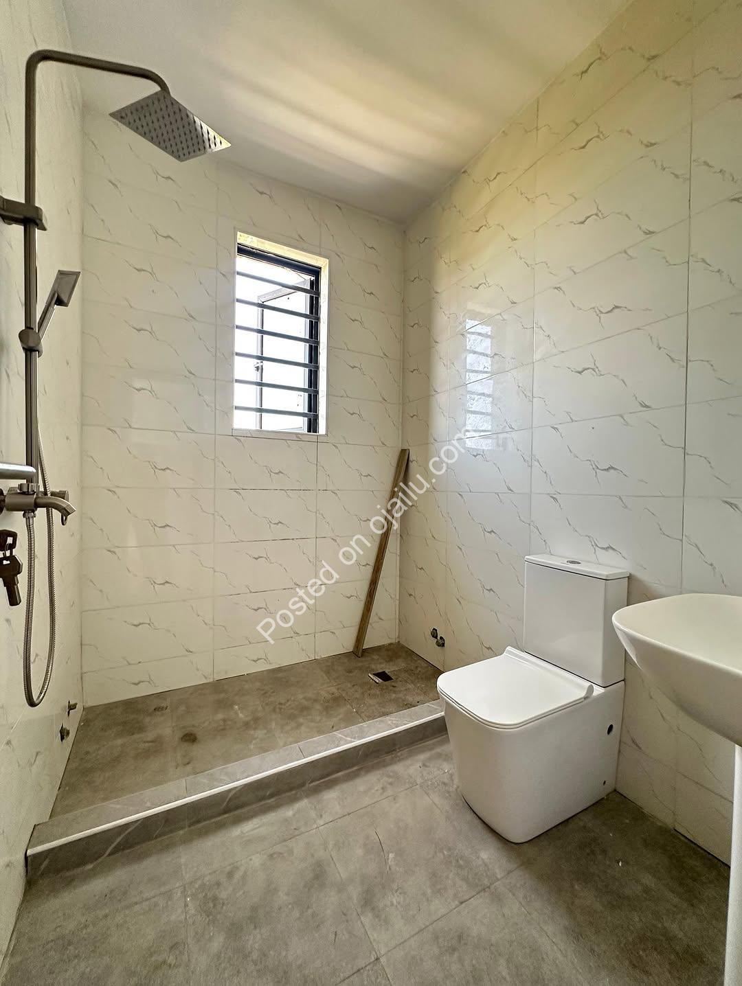 4-Bed Terrace Duplex: Smart Home, Prime Lekki