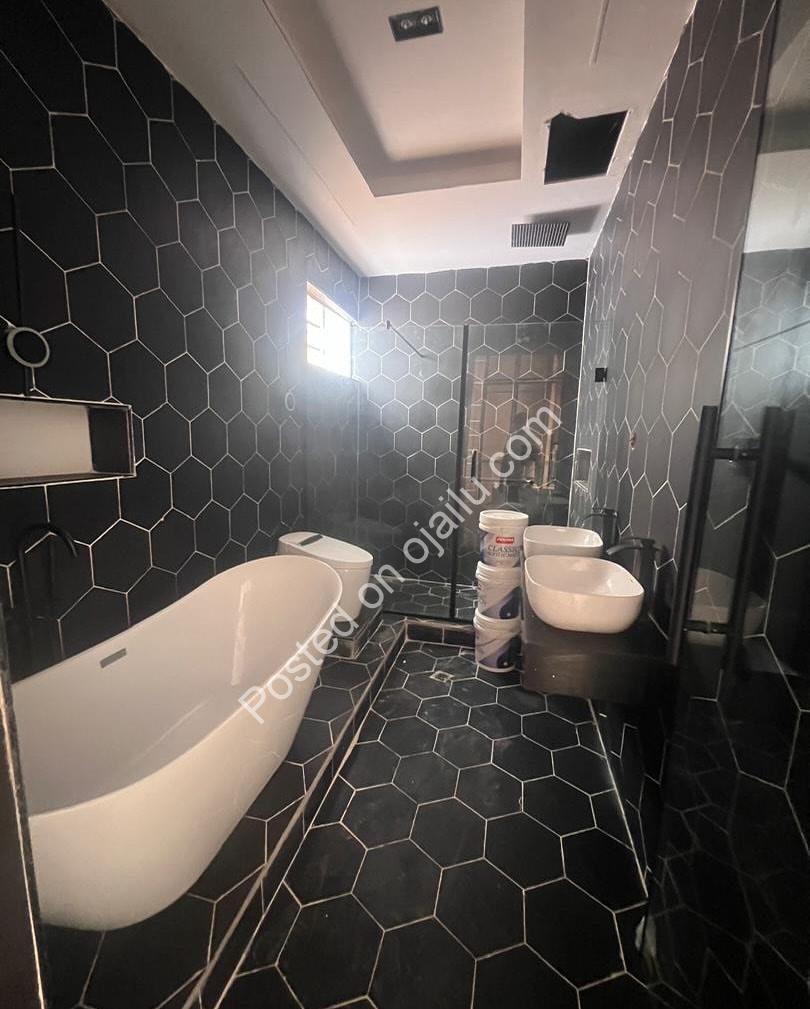 Your Dream Home Awaits: 5-Bed En-Suite Duplex in Ologolo