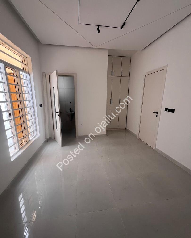 Your Dream Home Awaits: 5-Bed En-Suite Duplex in Ologolo