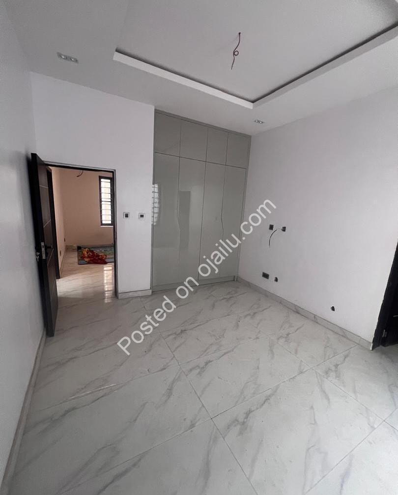 5-Bed En-Suite Duplex: Sophisticated Living in Ologolo