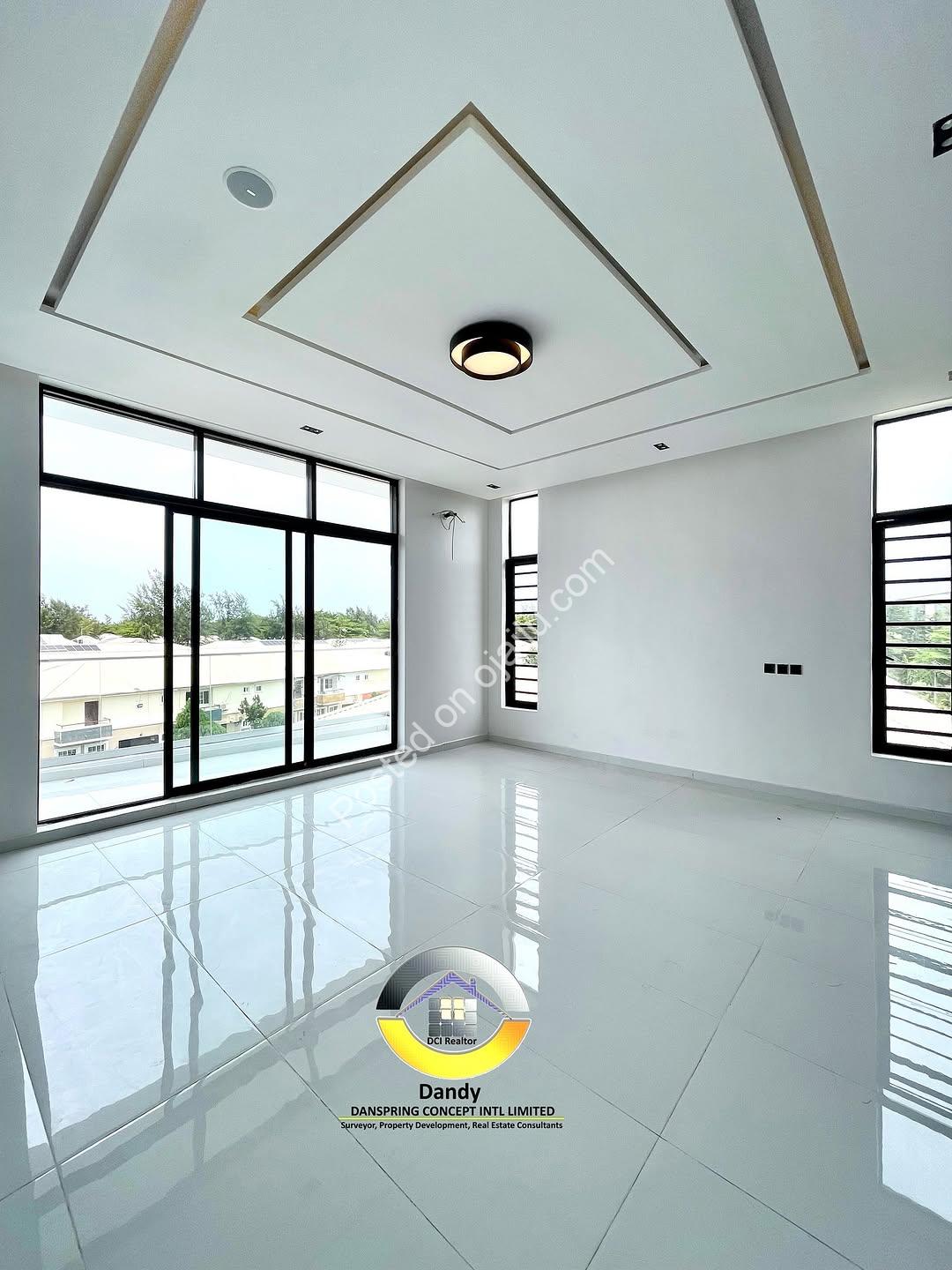 Resort-Style Living: Pool, Cinema & Rooftop Terrace!