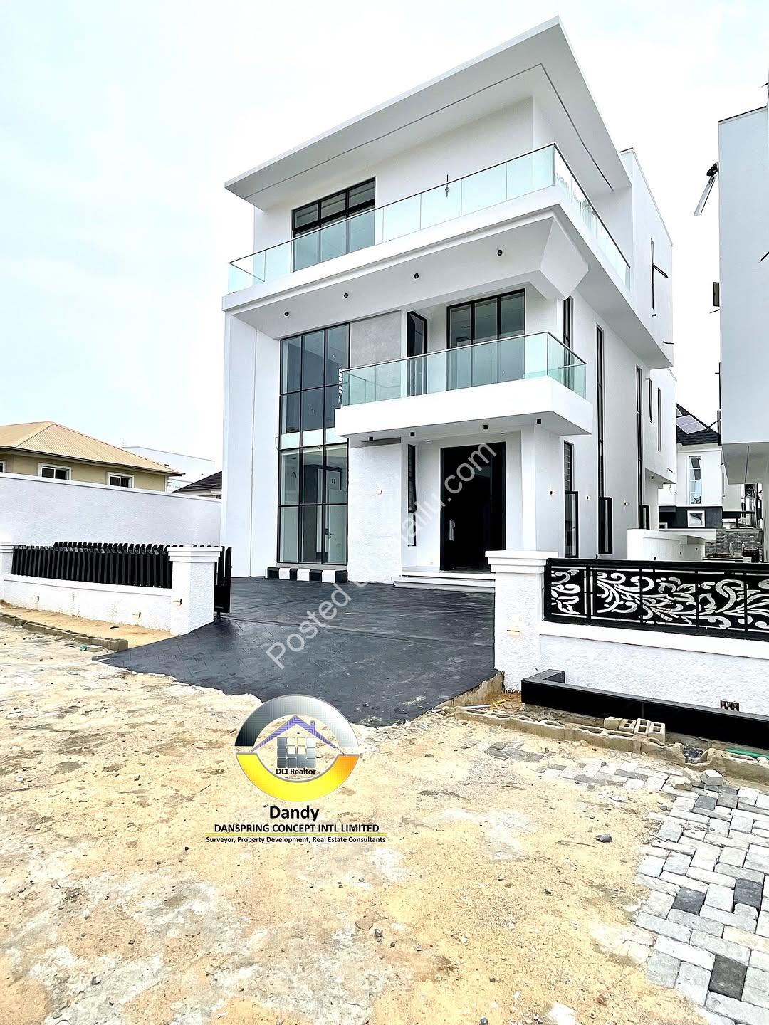 Resort-Style Living: Pool, Cinema & Rooftop Terrace!