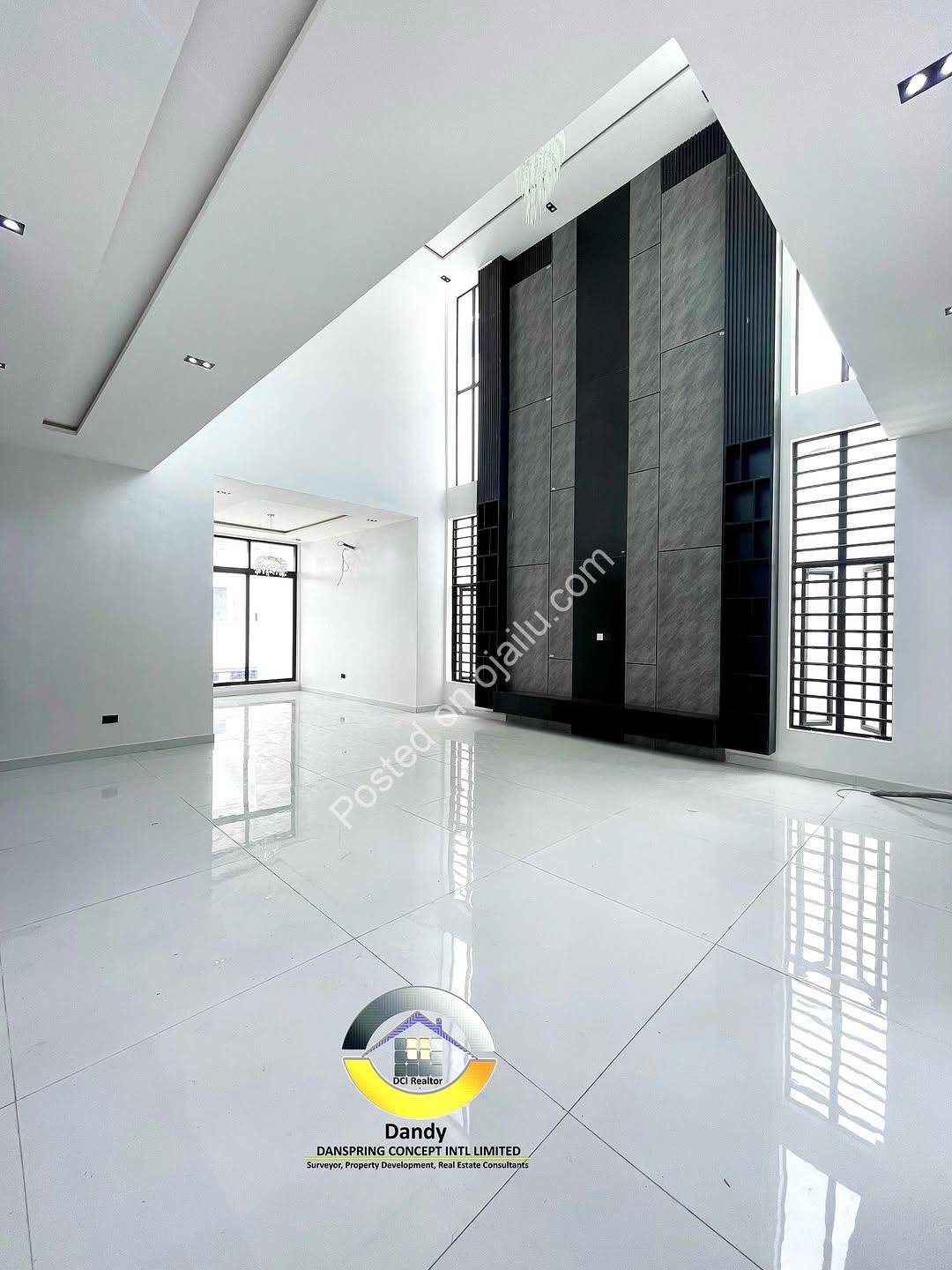 Resort-Style Living: Pool, Cinema & Rooftop Terrace!