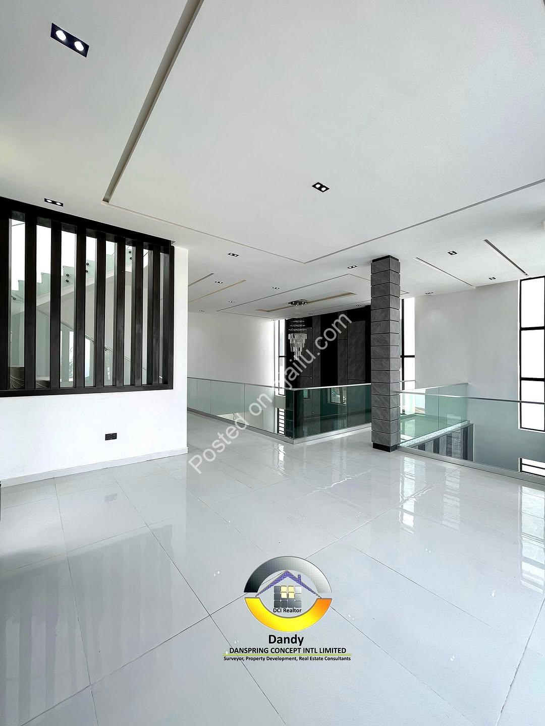 Resort-Style Living: Pool, Cinema & Rooftop Terrace!
