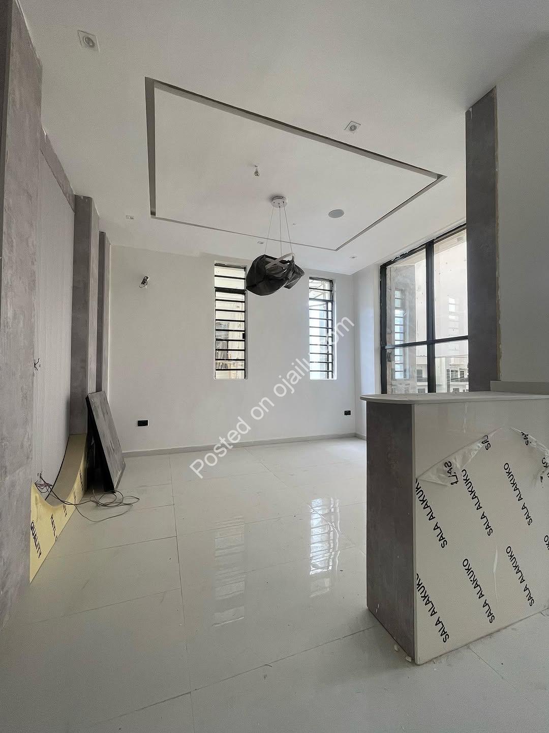 Your Private Resort Awaits: 5BR Duplex with Cinema & Pool