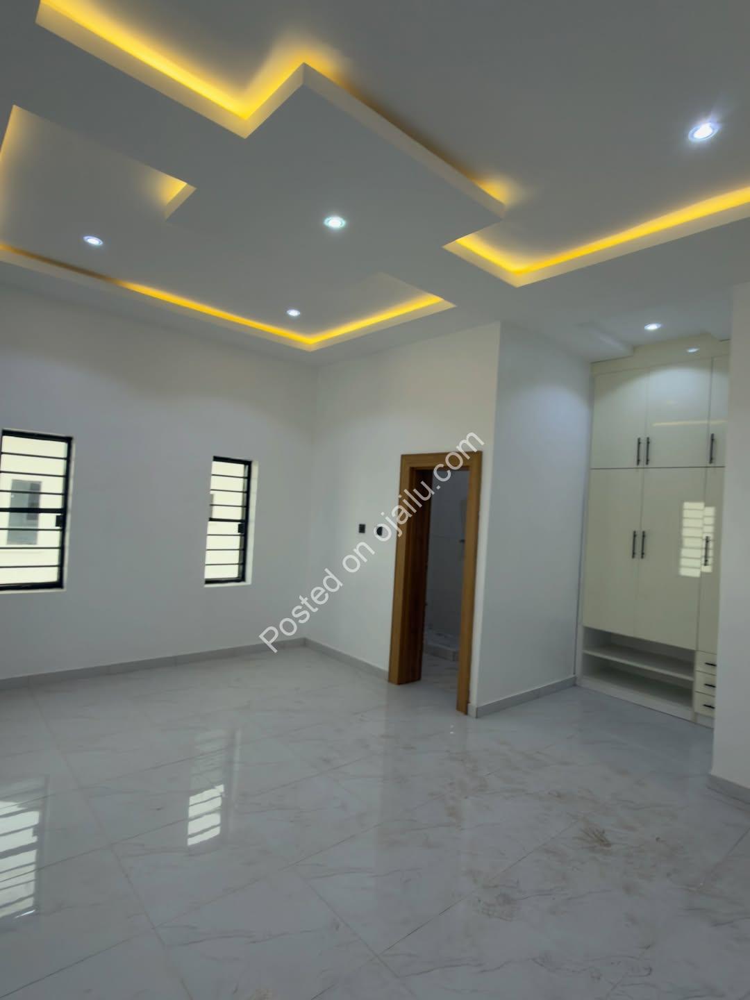 **Newly Built En-Suite 3BR Terrace Duplex in Serene Thinker Corner**