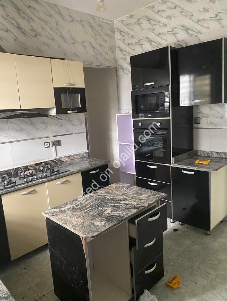 Chevron Dream Home: 3BD + BQ, CofO ✅