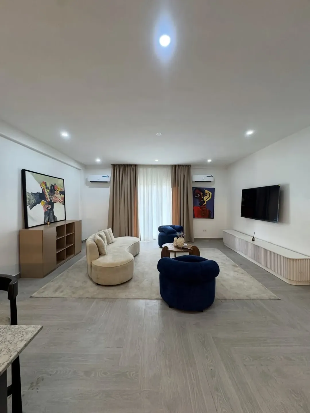 Ikate Elegance: New 2 & 3 Bed with Pool & Elevator