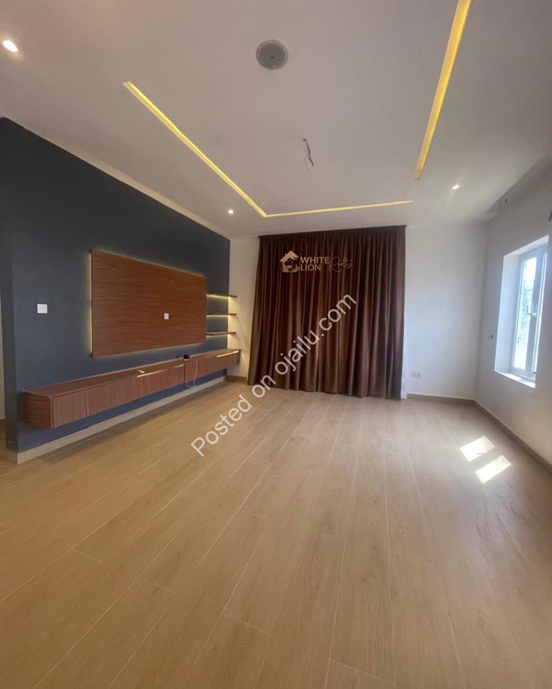 Contemporary 2-Bed with Soundproof Comfort in Agungi