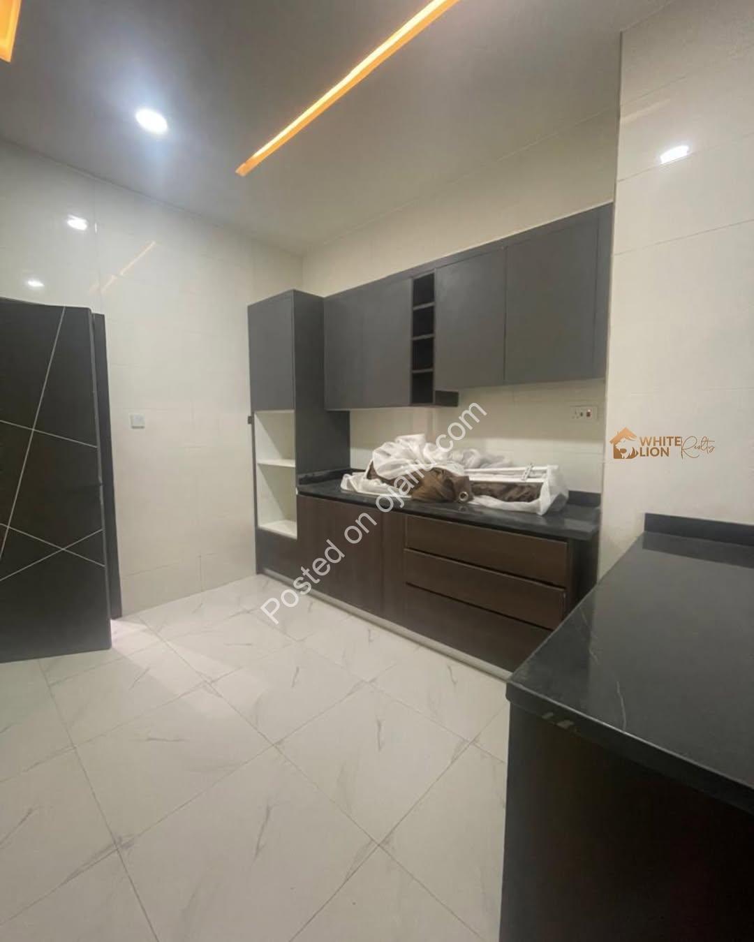 Contemporary 2-Bed with Soundproof Comfort in Agungi