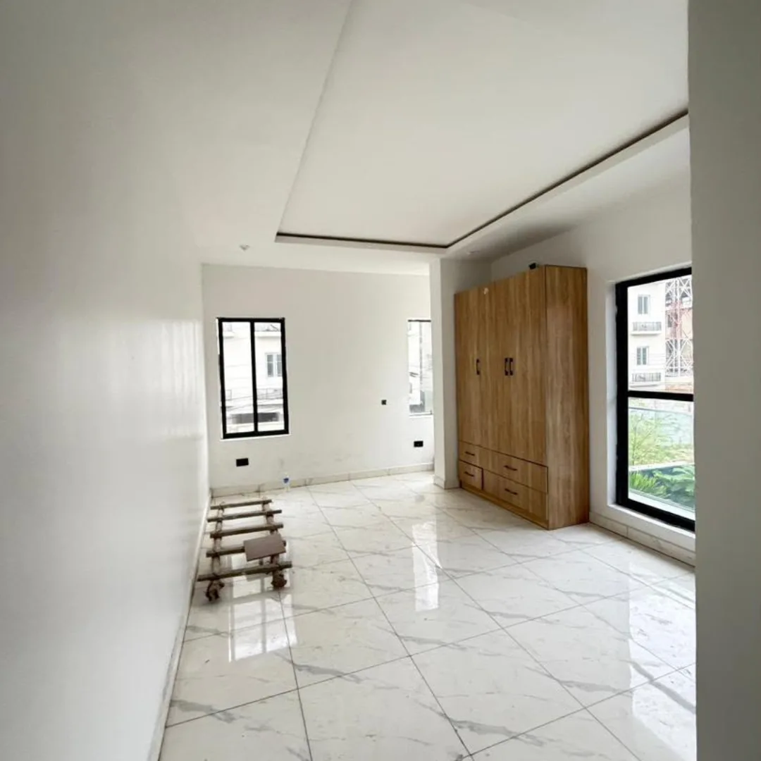 Modern 2-Bed in Ikate-Ilasan: Elevate Your Lifestyle