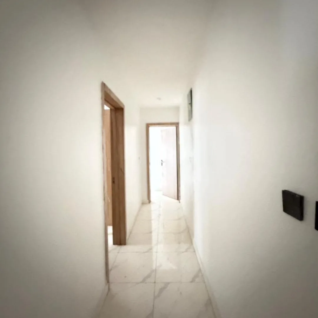 Modern 2-Bed in Ikate-Ilasan: Elevate Your Lifestyle