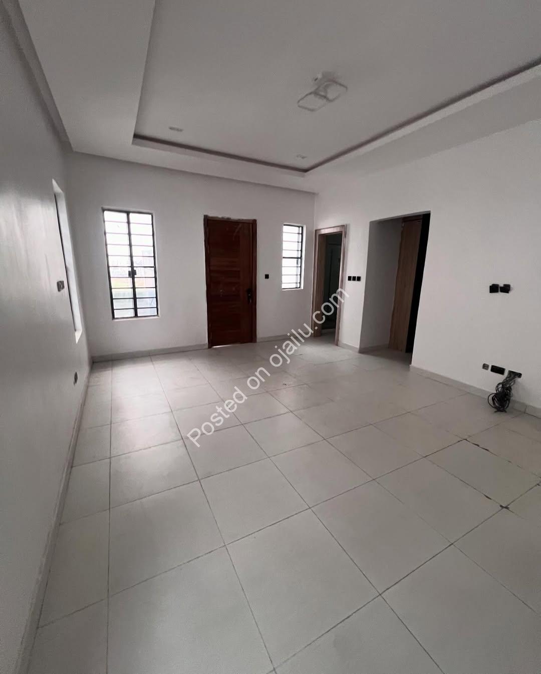 4 ensuite bedrooms, concrete floors & prime VGC location