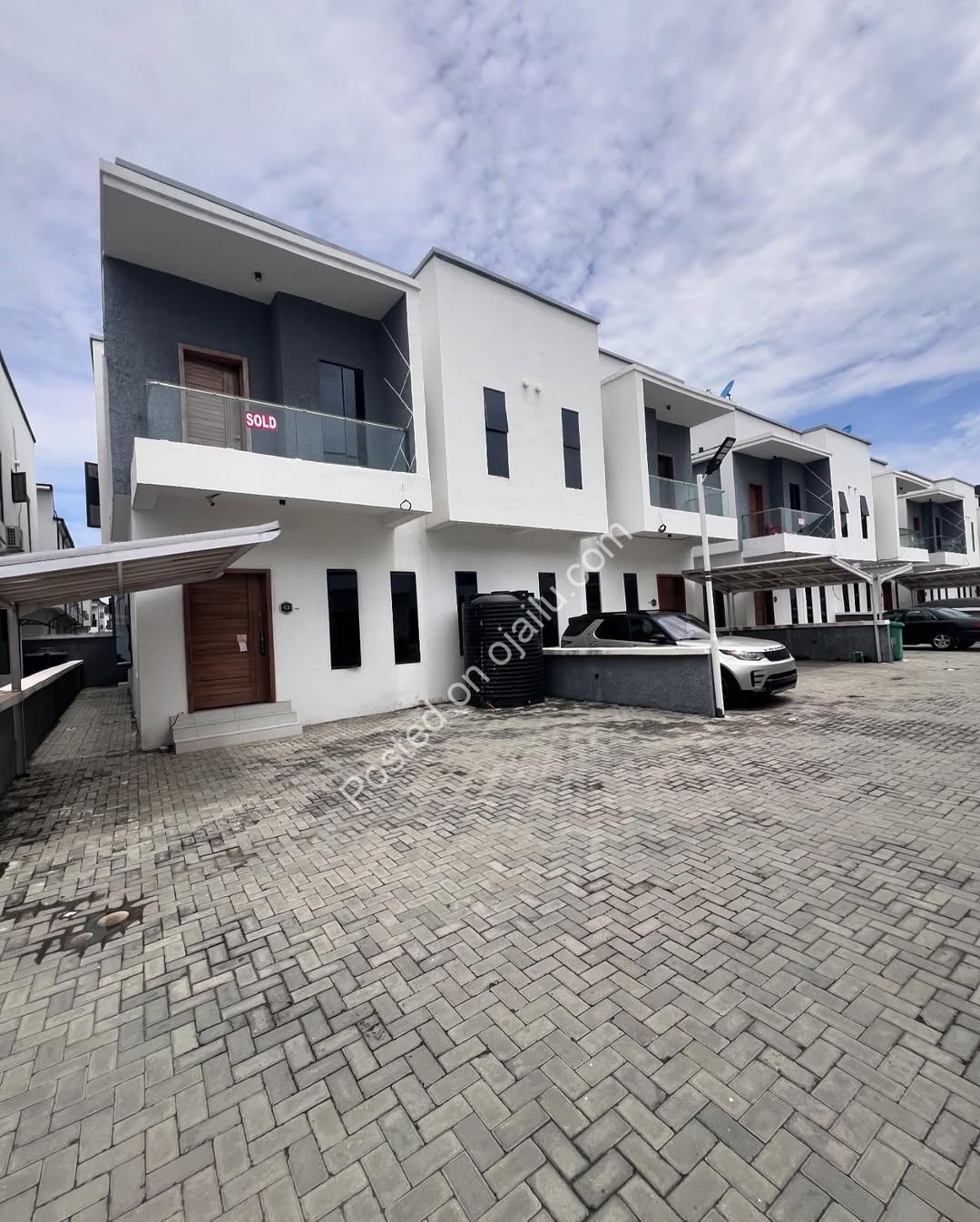 4 BEDROOM SEMI DETACHED DUPLEX