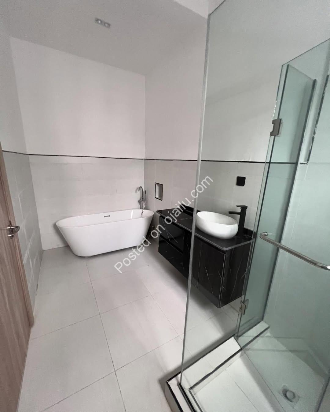 4 BEDROOM SEMI DETACHED DUPLEX