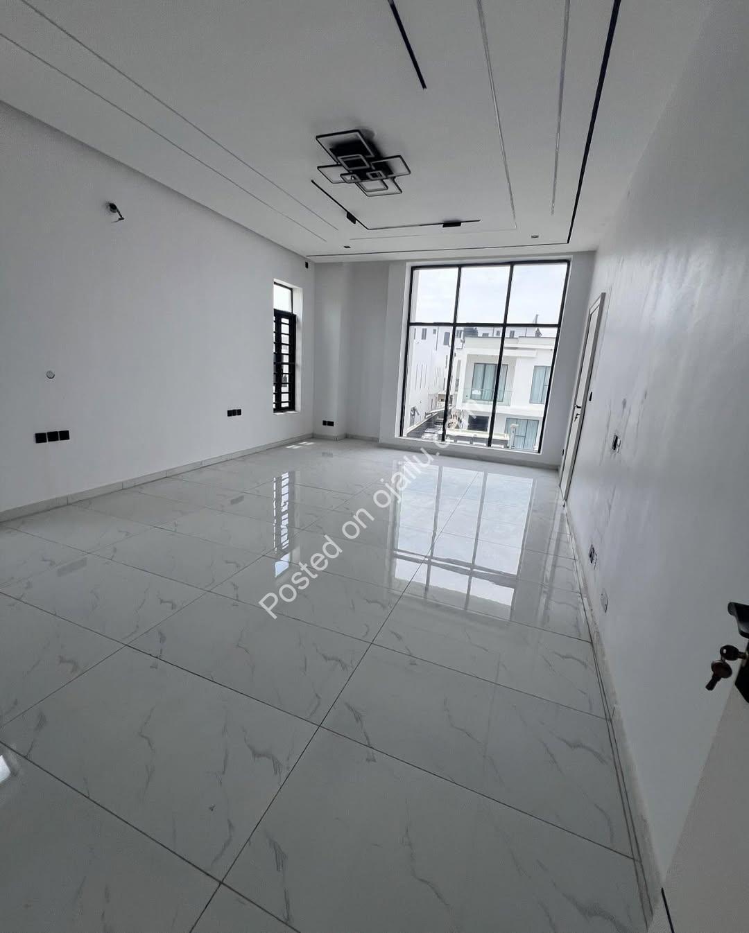 En-suite Elegance in VGC: 5BR Duplex for ₦400M