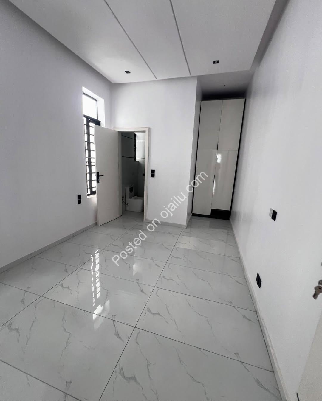 En-suite Elegance in VGC: 5BR Duplex for ₦400M