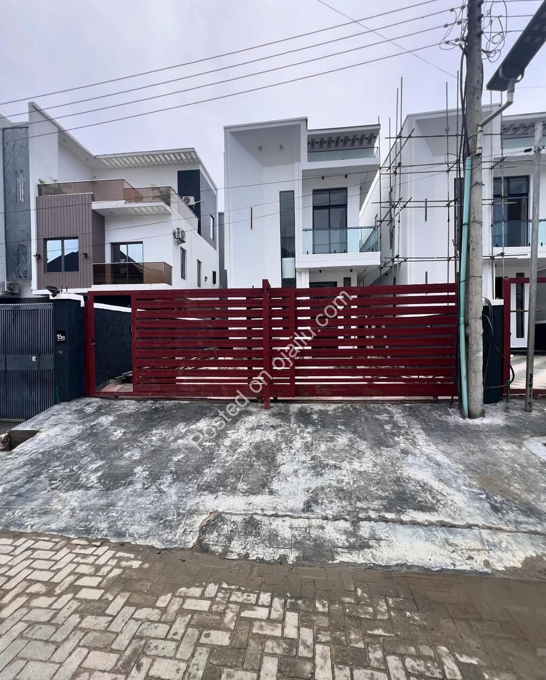 Elegant 4-Bed Duplex in VGC – Yours for ₦300M