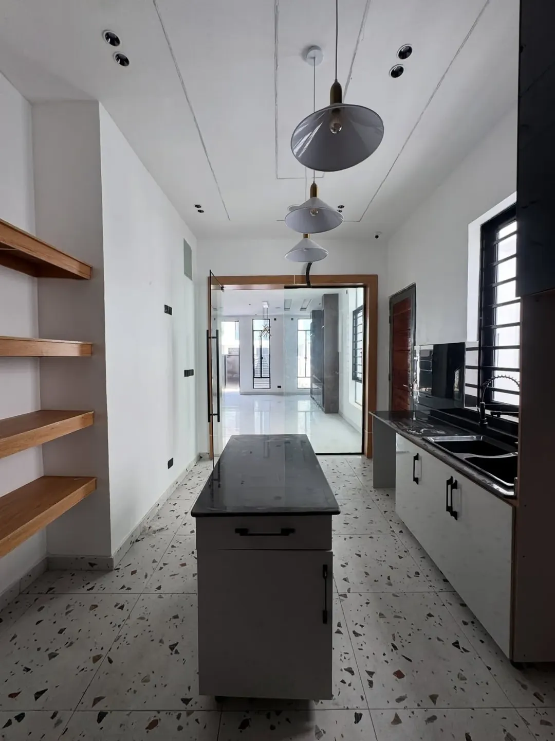 4-Bed Stunner with BQ in Chevron—250M