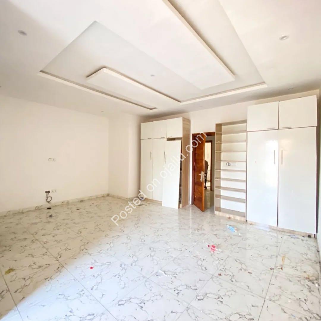 Orchid Lekki 4BR: Premium Terrace Living, ₦8M/Year. Inquire Now!