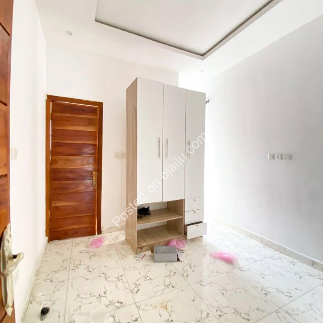 Orchid Lekki 4BR: Premium Terrace Living, ₦8M/Year. Inquire Now!
