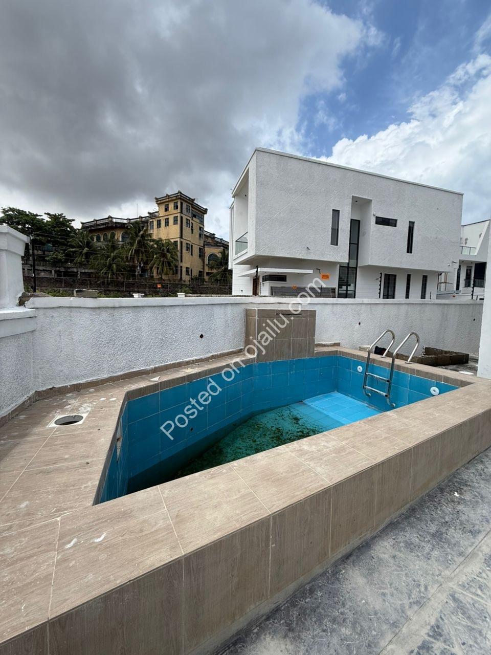 Move-In Ready 4BR Duplex with Private Pool & BQ