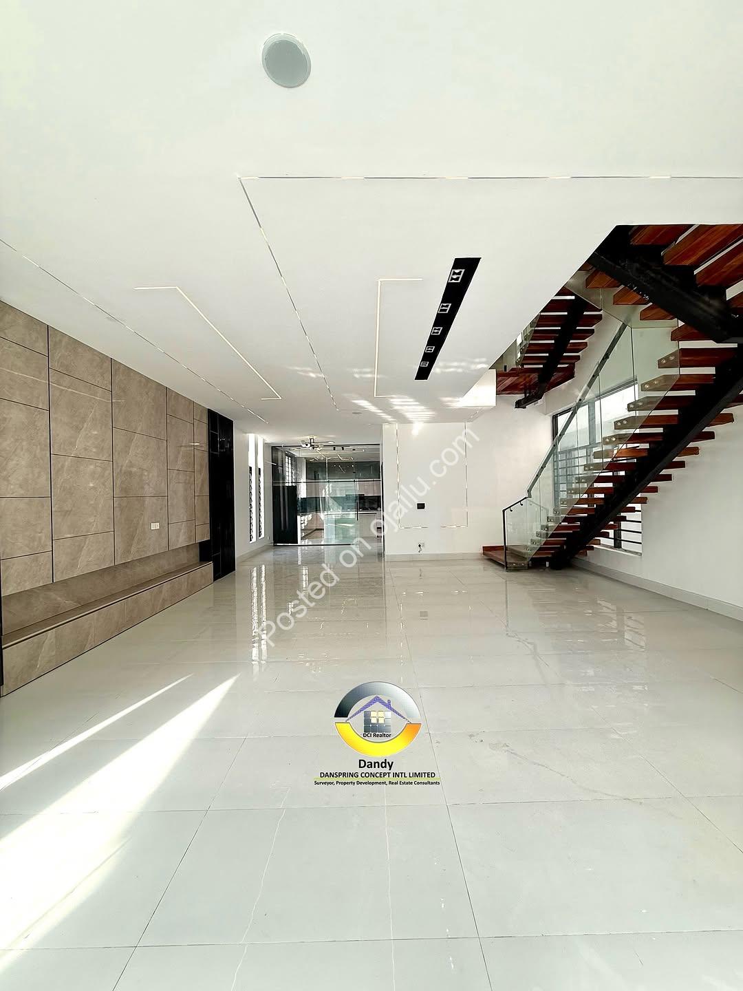 5-Bed Smart Duplex with Cinema & Rooftop Terrace